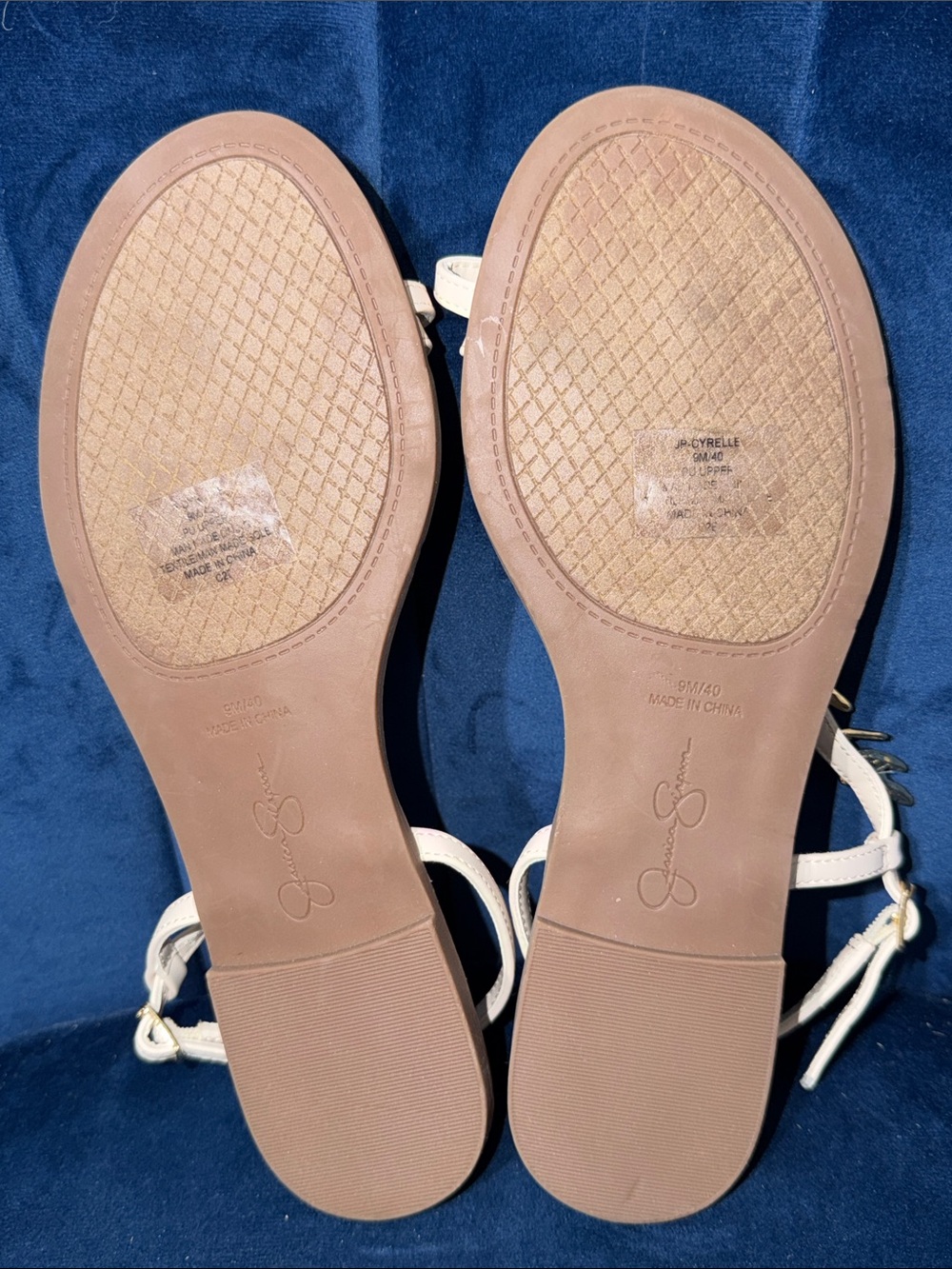 Jessica Simpson Women’s Cream Embellished Sandals w/ Gold Accent Size 9 - Picture 3 of 3